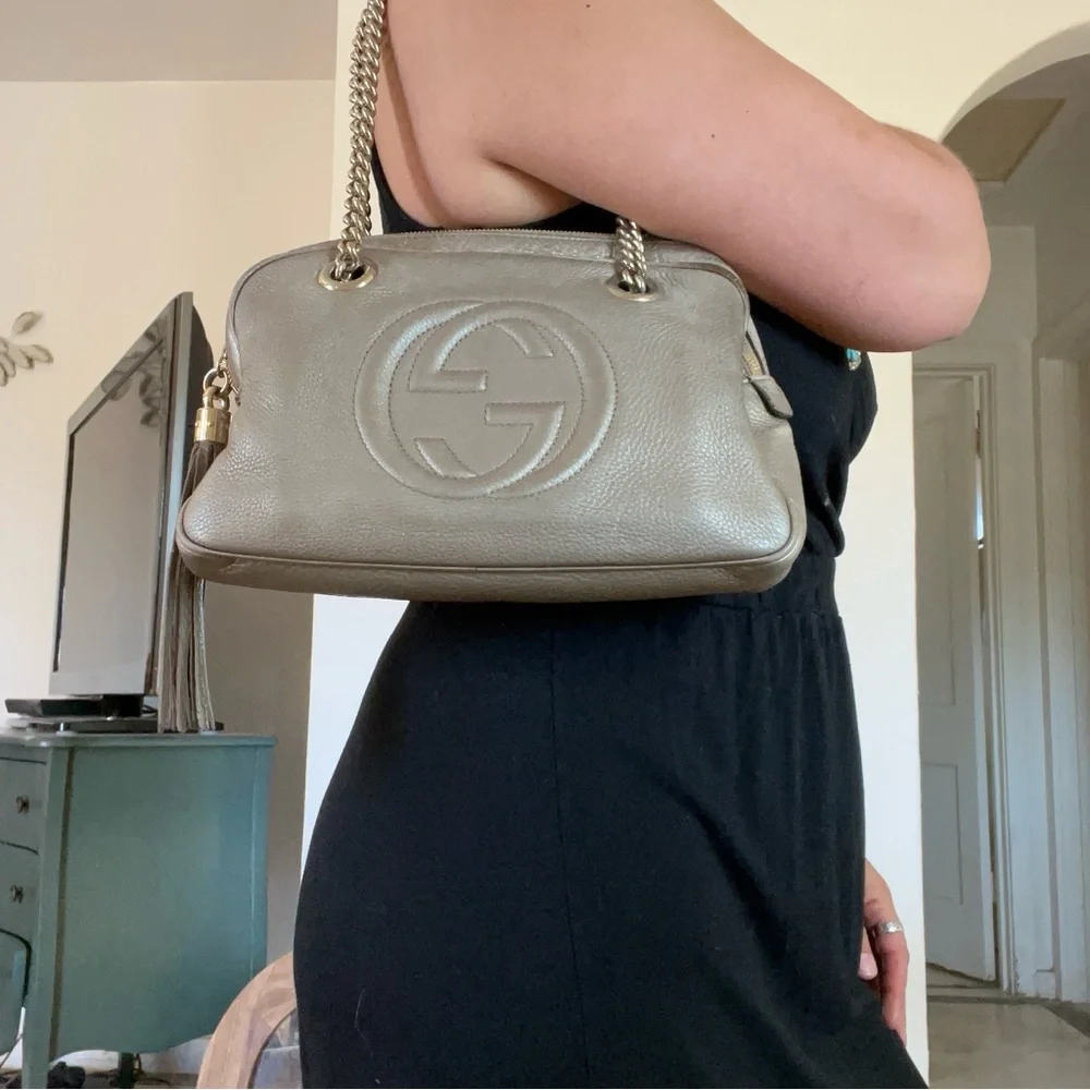Gucci Soho Double Chain Interlocking G Soho Shoulder Bag Metallic Grey - Picture 3 of 17
